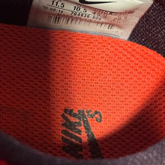 Nike SB Men's Red and Black Athletic Shoes - Picture 6 of 10